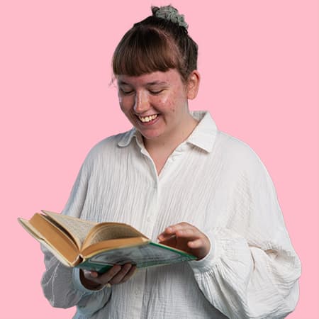 Sarah Langer – Jr. Commerce Editor